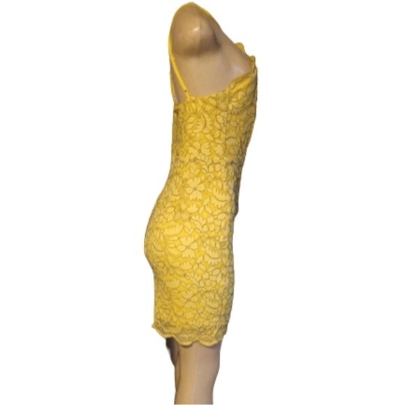 Yellow Show Stopper Halter Dress M - Picture 2 of 7